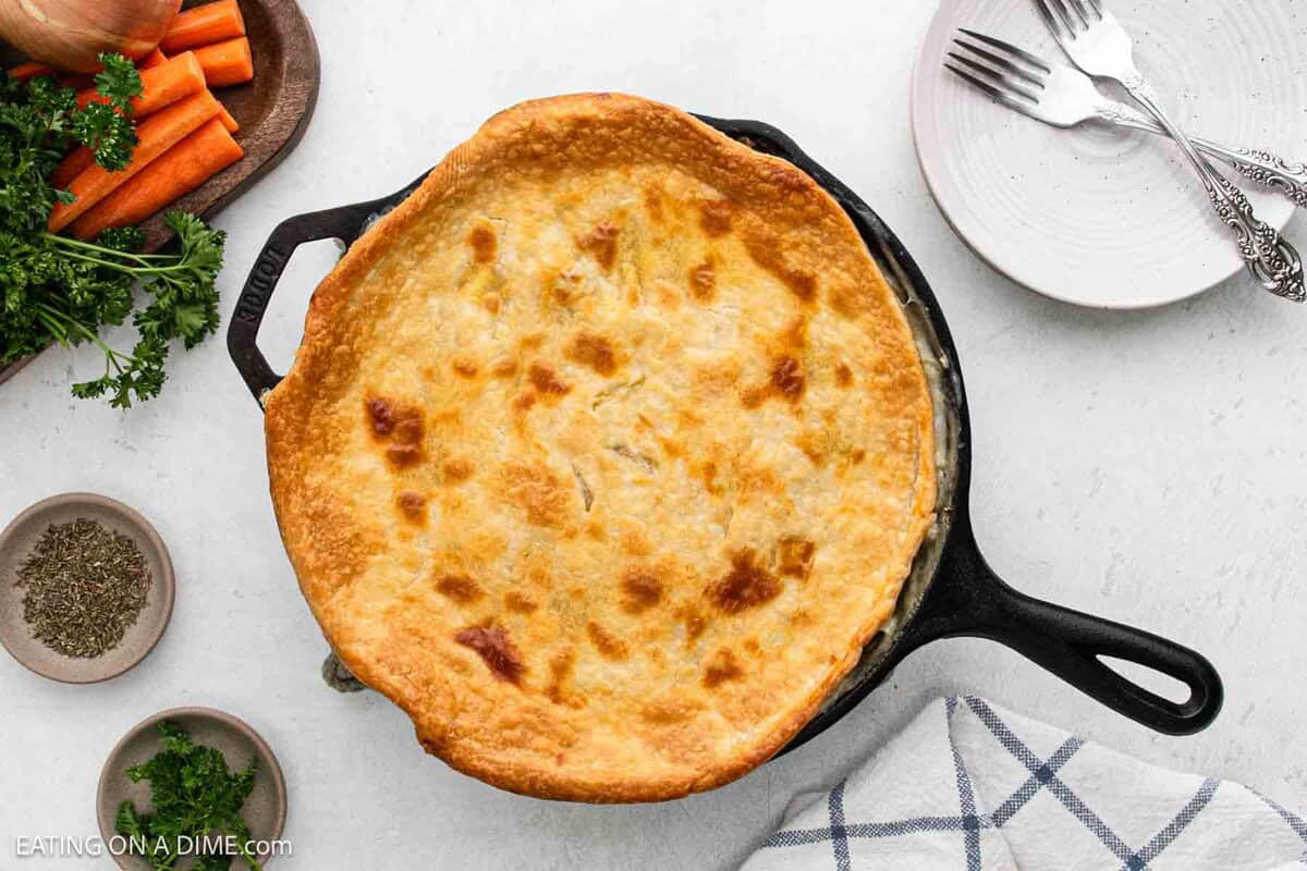 Skillet Chicken Pot Pie: Easy One-Pan Weeknight Dinner